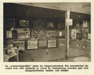 99049 Afbeelding van de stand van de Eerste Nederlandse Slagersvakschool op de Slagersvaktentoonstelling die werd ...